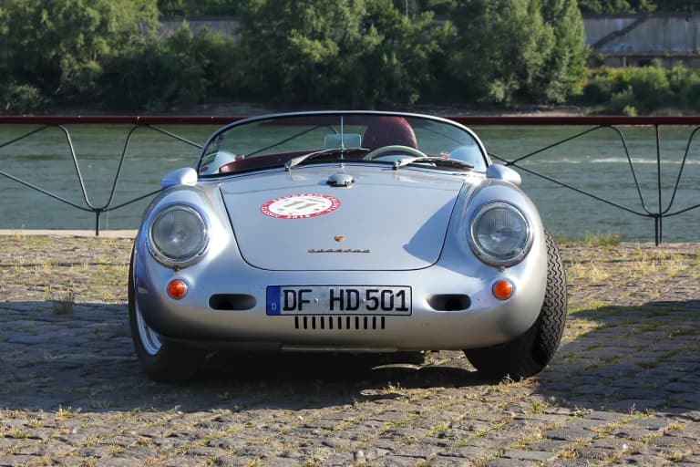 Front view of a silver Porsche 550 A Spyder
