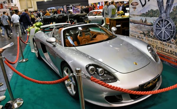 Porsche Carrera GT – The Analog V10 Hypercar