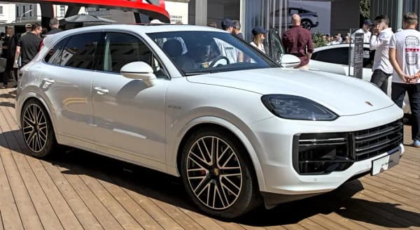 Porsche Cayenne Turbo: The Complete Guide to Every Generation