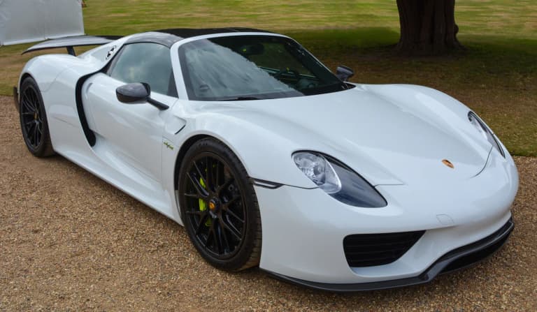 White Porsche 918 Spyder hypercar