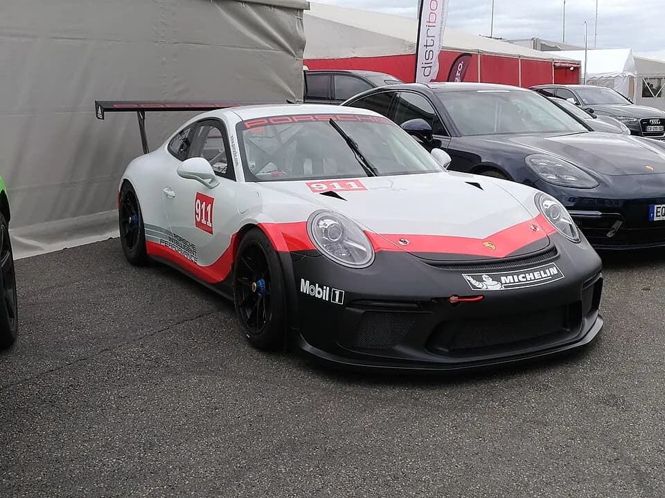Porsche 911 GT3 (25350040028).jpg