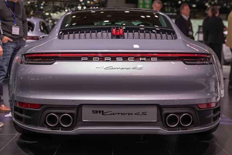 File:Porsche 992, GIMS 2019, Le Grand-Saconnex (GIMS9990).jpg