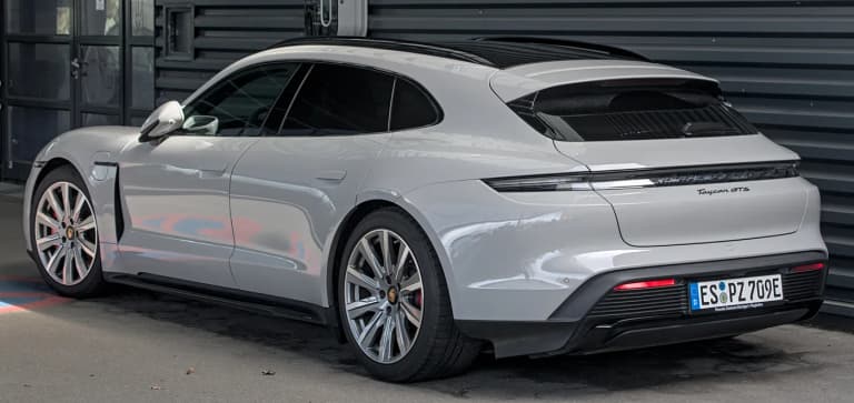Porsche Taycan Cross Turismo GTS, the electric sedan in wagon form