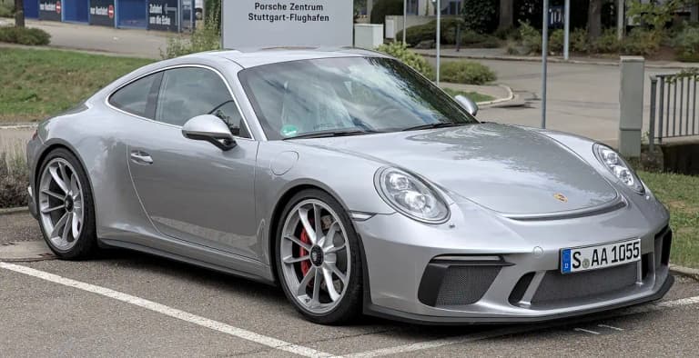 Silver Porsche 991 GT3 Touring coupe