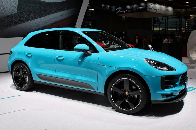 Facelifted first-generation Porsche Macan at the 2018 Paris Motor Show. This is the facelift design, not the Turbo itself.