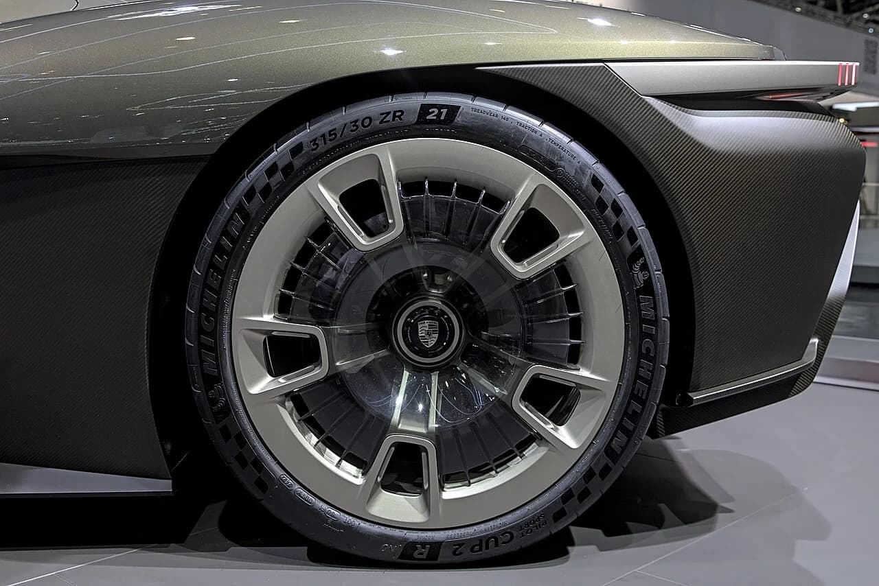 Close view of the Porsche Mission X wheel at IAA Mobility 2023