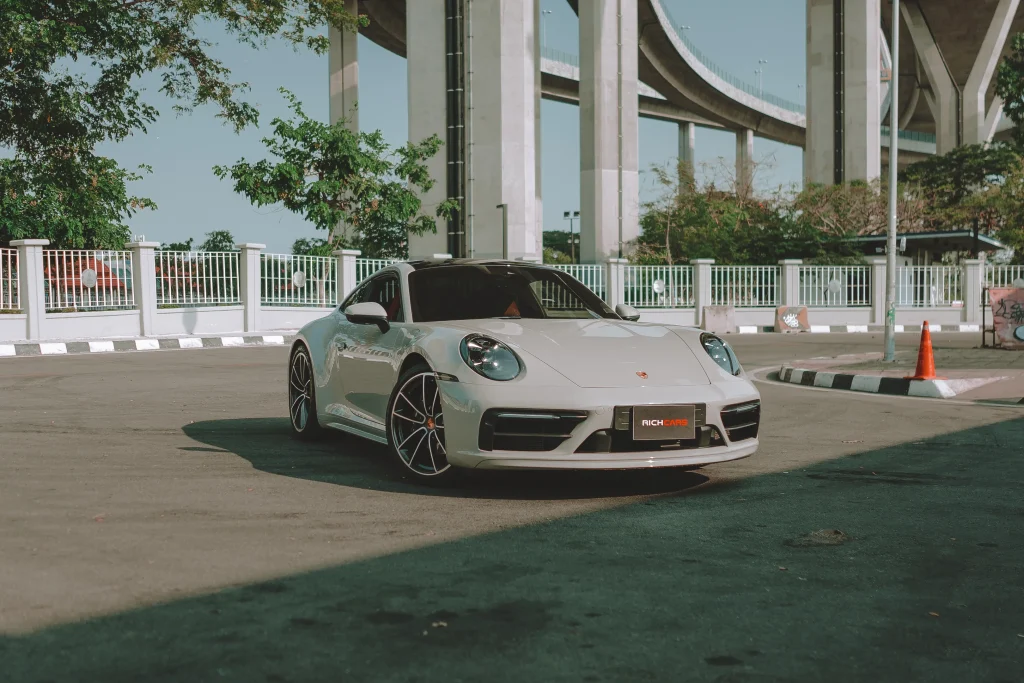 Porsche 992 Carrera