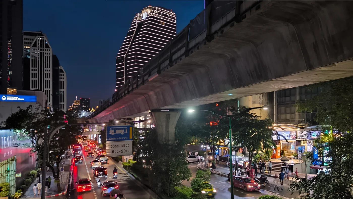 Sukhumvit Road streetscape