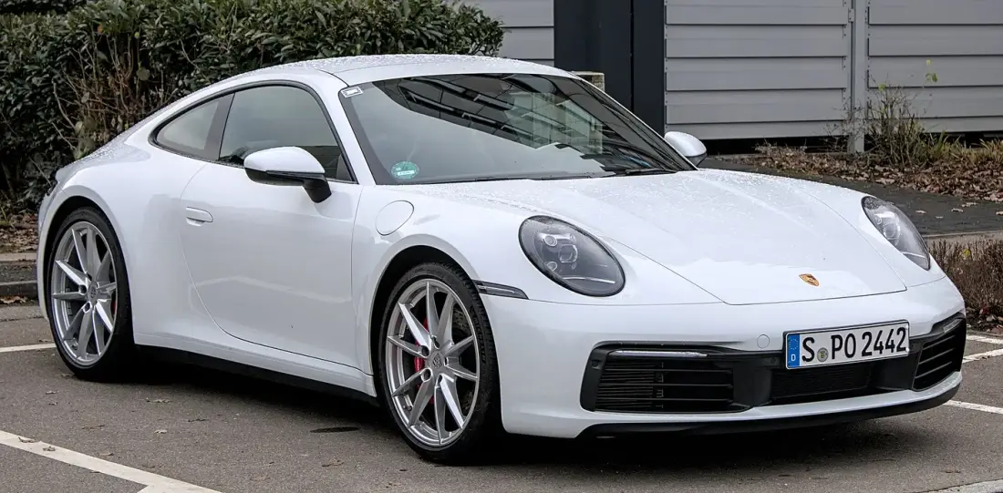 Porsche 911 representing the Manual Car Finder