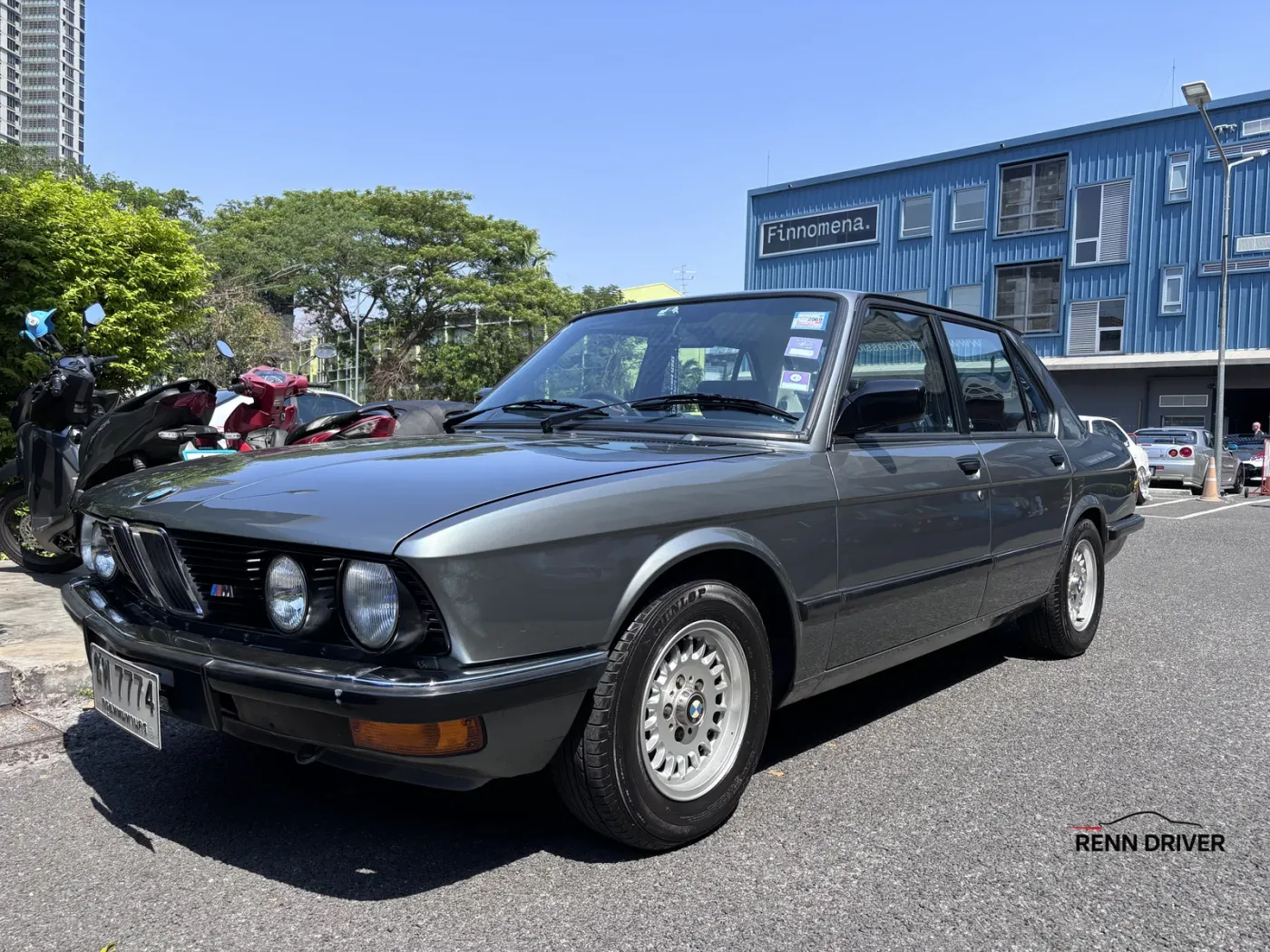 Grey BMW E28 5 Series